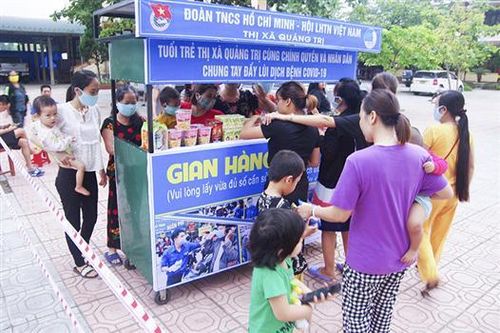 'Gian hàng miễn phí' tiếp sức phòng, chống dịch