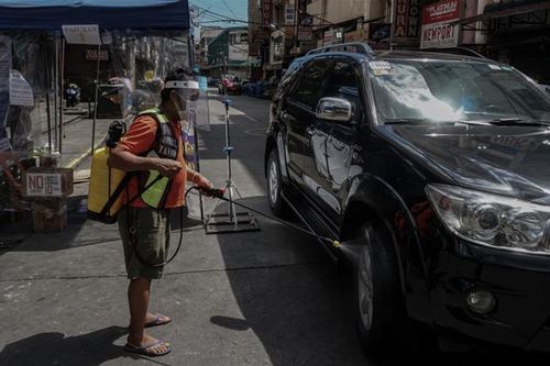 Philippines: Không đeo khẩu trang, tấn công nhân viên y tế, 1 người bị bắn chết