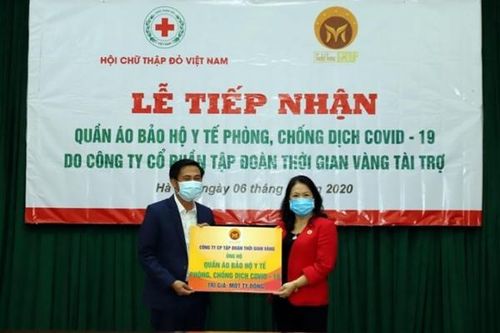 Trung ương Hội Chữ thập đỏ tiếp nhận hơn 5.500 bộ quần áo bảo hộ y tế phòng dịch COVID-19
