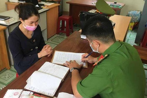 Khởi tố người phụ nữ cho vay nặng lãi