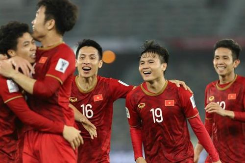 Bóng đá Việt Nam hôm nay: Việt Nam không bị ảnh hưởng nếu Thái Lan bỏ AFF Cup. Văn Lâm không bị giảm lương