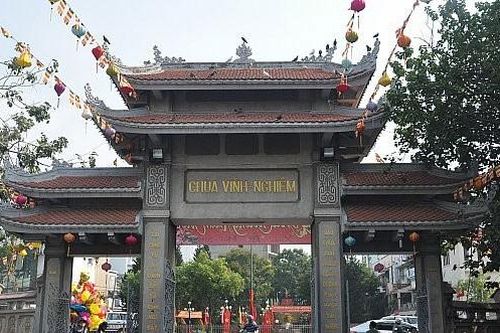 9 điểm phát cơm và thực phẩm trợ giúp người bán vé số