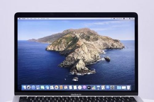 Macbook Air 2020 được bán với mức giá gần 28 triệu đồng tại thị trường Việt Nam