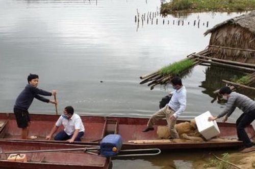 Xung quanh việc nhiều tấn cá chết trắng trên sông Mã: Đình chỉ hoạt động bốn cơ sở sản xuất bột giấy, vàng mã