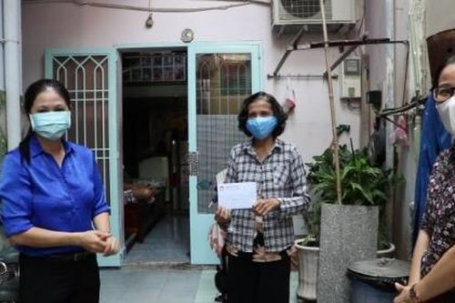 TPHCM: Trích gần 9 tỷ đồng hỗ trợ người bán vé số lưu động