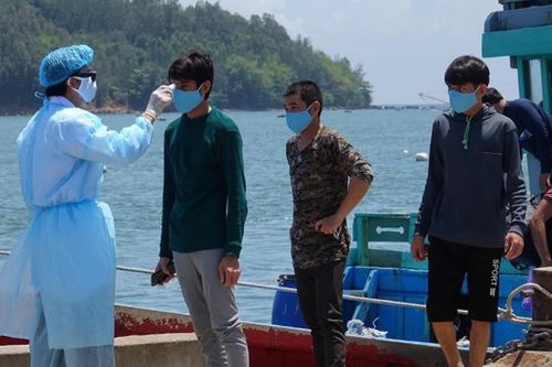 'Giải cứu' hải sản cho tàu cá bị Trung Quốc bắt bớ, rượt đuổi