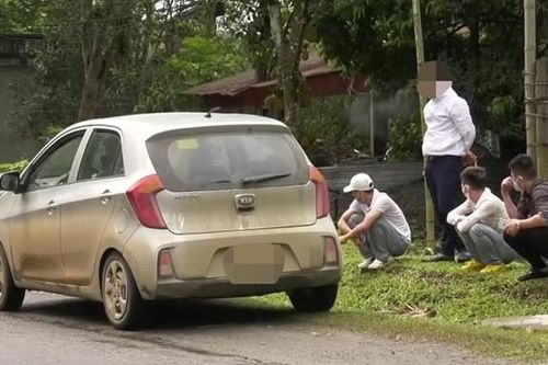 4 nam nữ thanh niên rời nơi cách ly, thuê xế hộp đi sinh nhật bạn