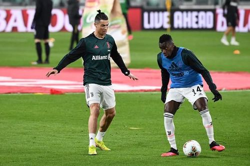Cầu thủ mắc COVID-19 đánh bại Ronaldo