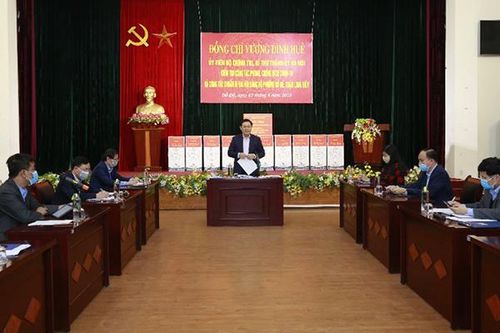Bí thư Hà Nội: Yêu thương nhau thì phải giãn cách xã hội