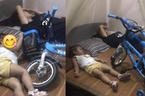 Được mẹ mua cho xe đạp mới, bé gái mang ngay lên giường rồi làm điều này khiến ai cũng bật cười