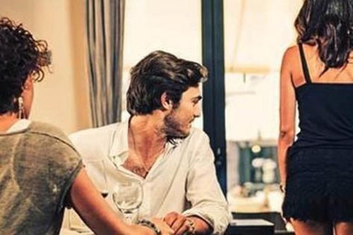 4 mẫu ông chồng khiến các bà vợ lo thom thóp đi rình cả ngày