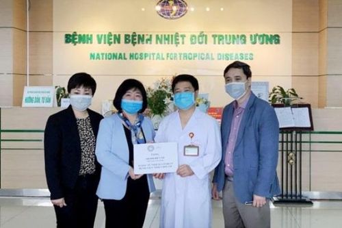 Hội Thầy thuốc trẻ VN tiếp tục hỗ trợ y bác sĩ tuyến đầu chống dịch COVID-19