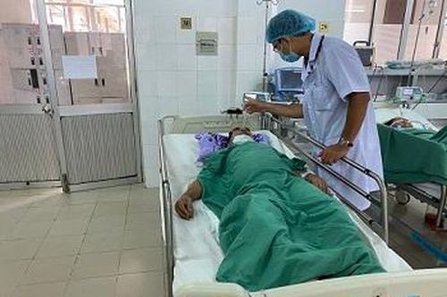 Cứu sống người đàn ông 61 tuổi đột quỵ giờ thứ 9