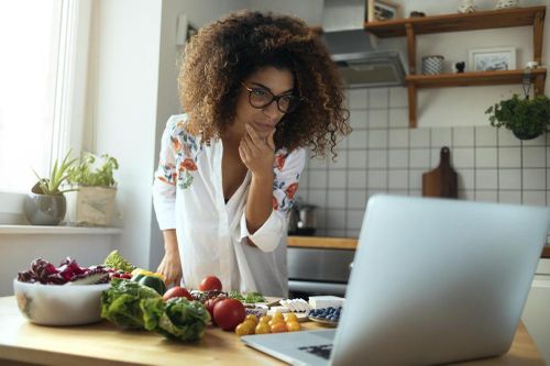 Bí kíp ăn uống 'không đụng hàng' an toàn tuyệt đối khi ở nhà