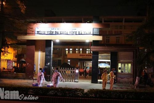 Hà Nội: Con trai và con dâu bệnh nhân 251 âm tính với Covid -19