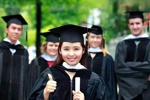Du học sinh về nước mở lớp hướng dẫn miễn phí viết luận giành học bổng Mỹ