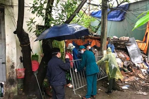 Hà Nội: Dỡ bỏ hàng rào cách ly tại ngõ 165 Cầu Giấy