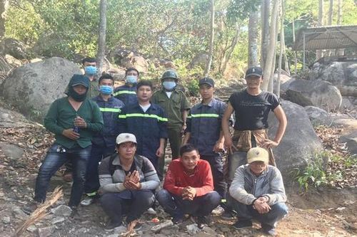Lên núi tìm hoa lan đột biến, 5 thanh niên đi lạc nhiều ngày trong rừng