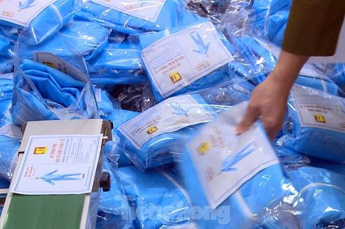 Phát hiện số lượng lớn vật tư, thiết bị y tế có dấu hiệu làm giả