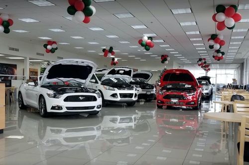 Mua ô tô tháng 4, đại lý trả hộ tiền thuê nhà 2 tháng