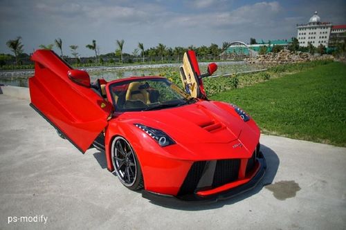 Xưởng độ biến Toyota bình dân thành siêu xe Lamborghini, Ferrari như thật