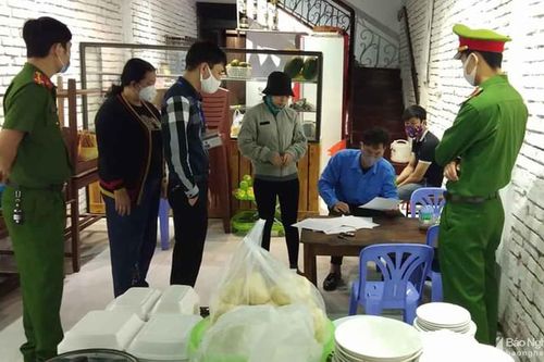 Nghệ An xử phạt nhiều quán ăn cố tình vi phạm lệnh cách ly xã hội