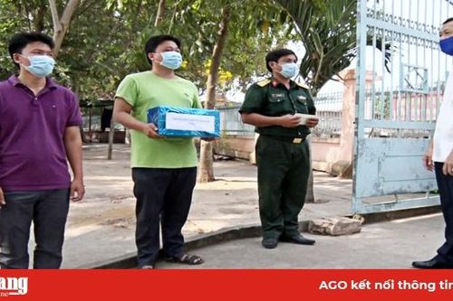 Phó Bí thư Thường trực Tỉnh ủy An Giang Võ Anh Kiệt thăm, kiểm tra công tác phòng, chống dịch bệnh Covid-19 tại Phú Tân