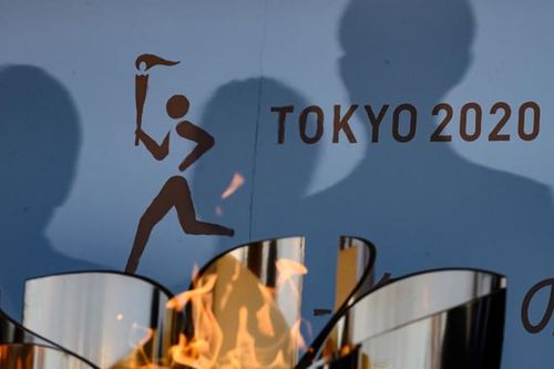 Nhật Bản 'dập tắt' ngọn lửa Olympic 2020 vì lo ngại lây lan Covid-19
