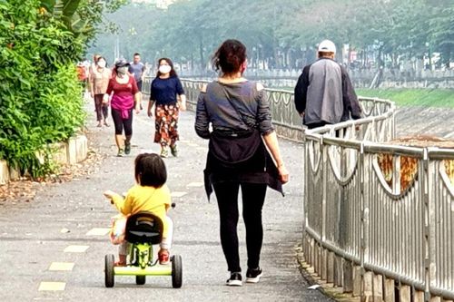 Nhiều người vẫn chủ quan, lơ là phòng dịch Covid-19