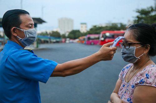 Tiểu thương bến xe Miền Đông muốn ra ngoài phải xin phép