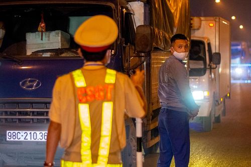Bắc Giang yêu cầu người dân không được đi Hà Nội và TP.HCM