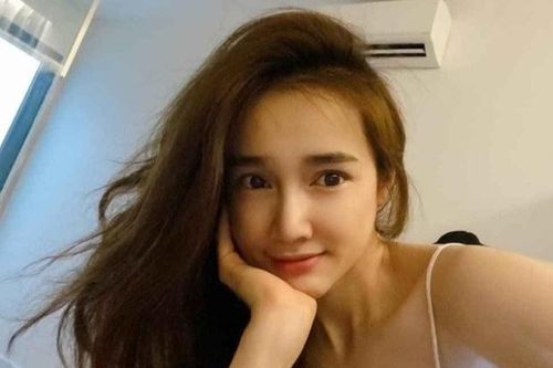 Nhã Phương và dàn sao Việt khoe ảnh đời thường những ngày ở nhà