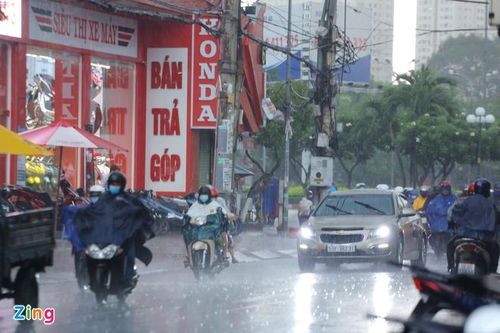 'Mưa vàng' giải nhiệt cho TP.HCM