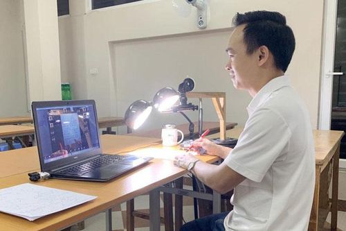 Trường tư 'chia lửa' cùng phụ huynh học sinh