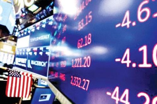 Thị trường chứng khoán Mỹ, châu Âu trái chiều