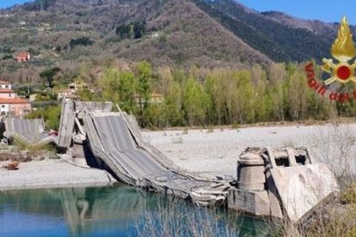 Sập cầu tại Italy: May mắn ít thương vong nhờ đang phong tỏa phòng dịch Covid-19