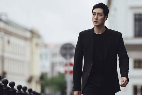 Lý do So Ji Sub vội vàng kết hôn giữa tâm dịch Covid?