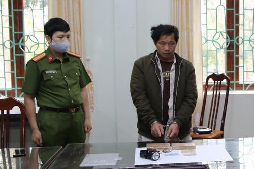 Bắt giữ đối tượng vận chuyển 2 bánh heroin