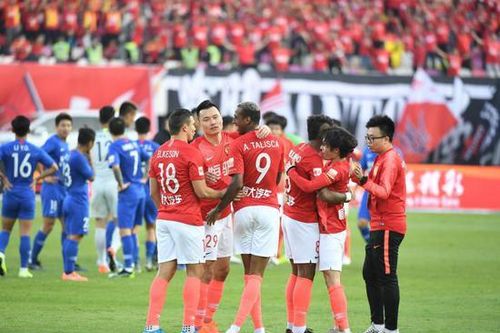 Người Trung Quốc bất mãn đòi giảm lương cầu thủ