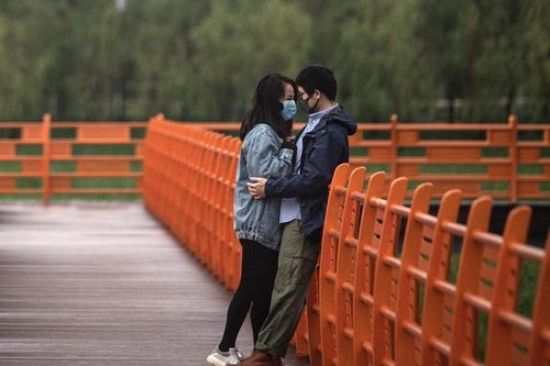 Dân mạng xứ Trung than trời vì người Vũ Hán đổ xô kết hôn sau khi hết phong tỏa