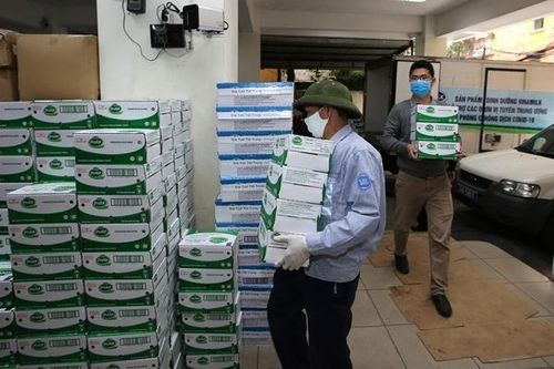 Tiếp sức cho tuyến đầu chống dịch, Vinamilk ủng hộ gần 15 tỷ đồng