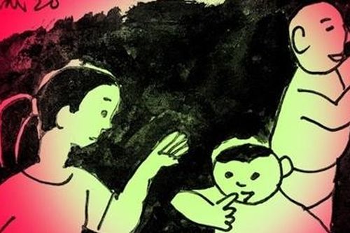 Mẫu Đơn bật khóc