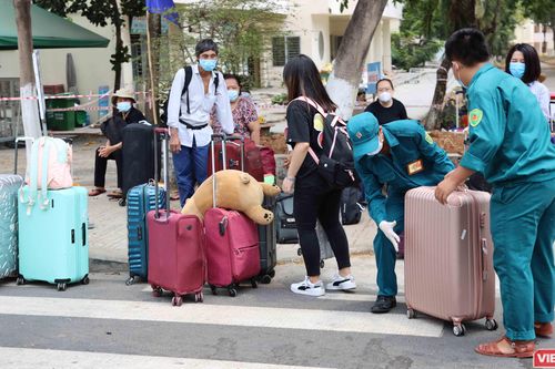 6.300 người may mắn vui vẻ rời khu cách ly tập trung Ký túc xá ĐHQG TP.HCM