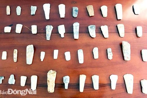 Chỉnh lý hiện vật khảo cổ tại Bảo tàng Đồng Nai