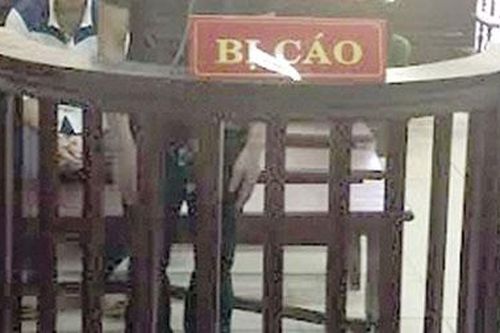 'Con nghiện' lĩnh 18 tháng tù vì chống người thi hành công vụ