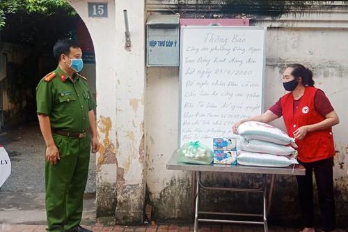 Phó trưởng Công an phường Đông Ngạc âm tính với Covid-19
