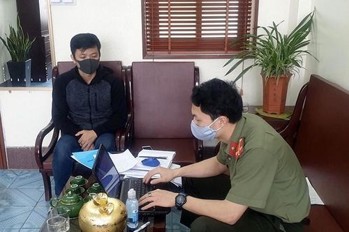 Xử phạt đối tượng rao bán 'Thẻ chống virus' có công dụng 'thần thánh' trên facebook