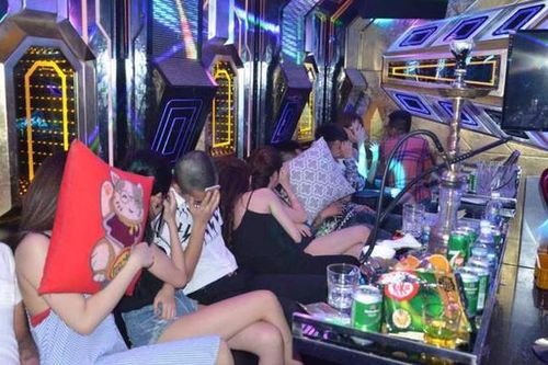 Quản lý quán karaoke bán ma túy cho khách bay lắc bất chấp lệnh cấm
