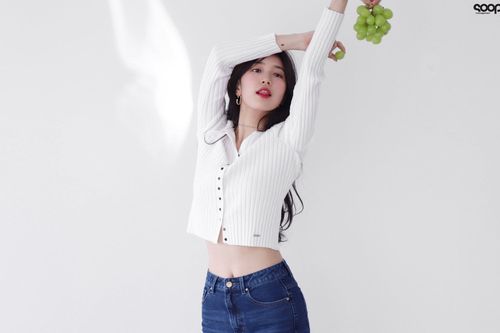 Suzy khoe vóc dáng nuột nà trong bộ hình mới