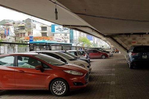 Trông giữ xe dưới gầm cầu: Chỉ là giải pháp tình thế